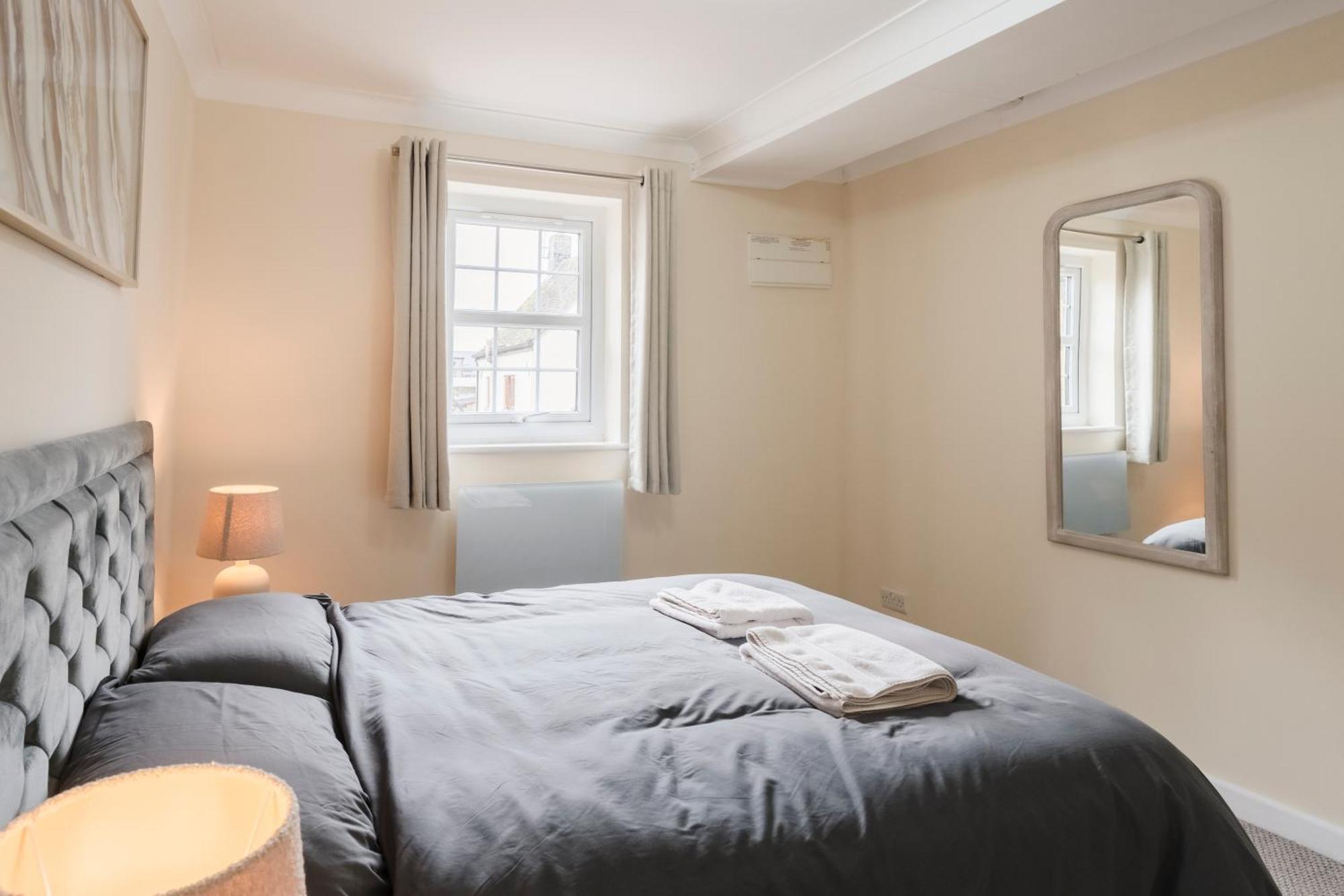 Flat 1 Apartment